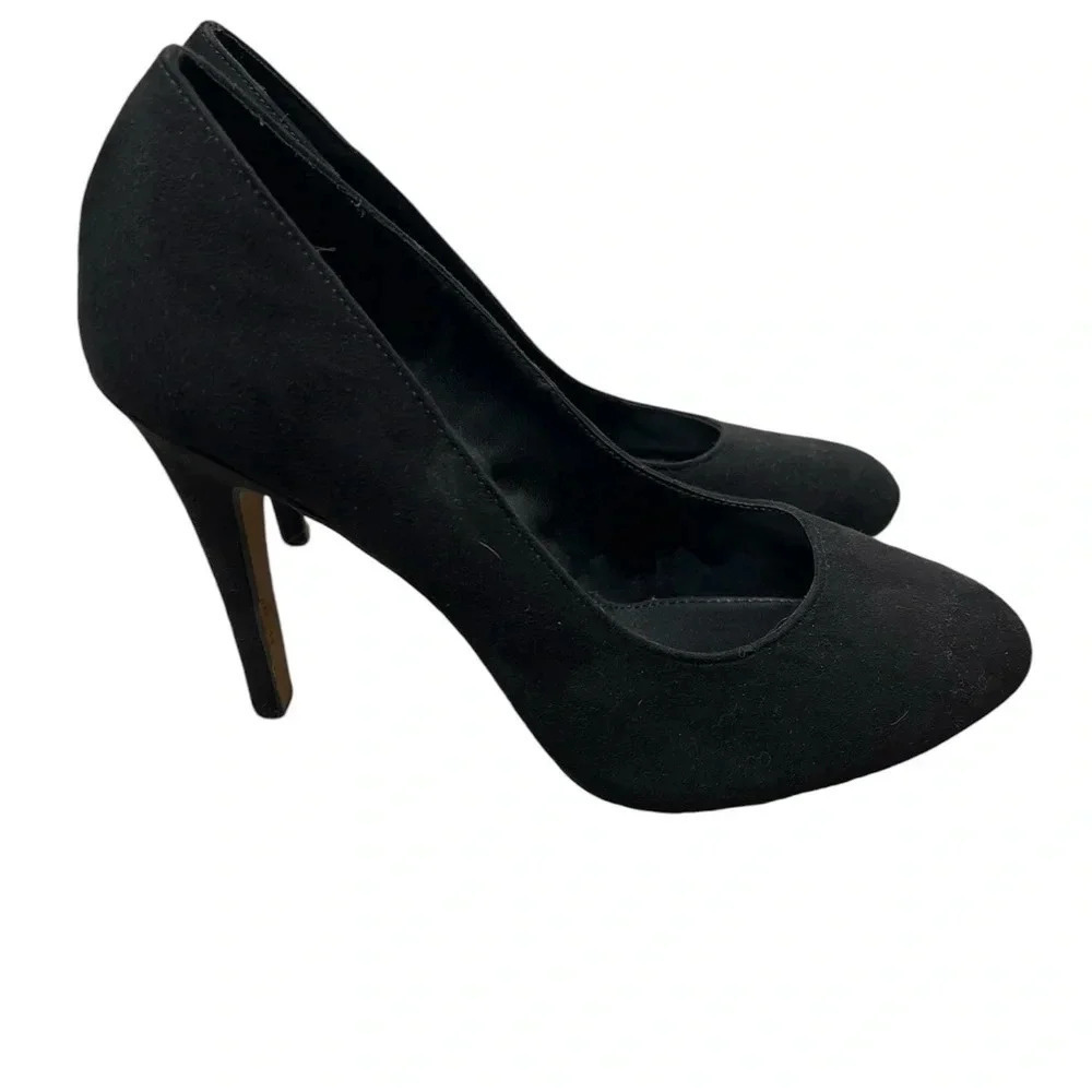 Rock & Republic Black Suede Closed Toe High Heels Size 9